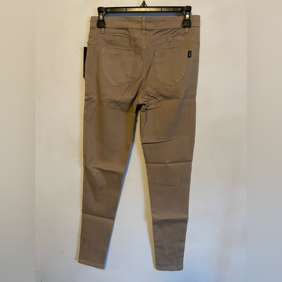 Hype 9 - Picture 2 of 3